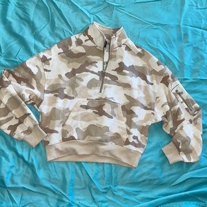 H&M Cropped Camo Top